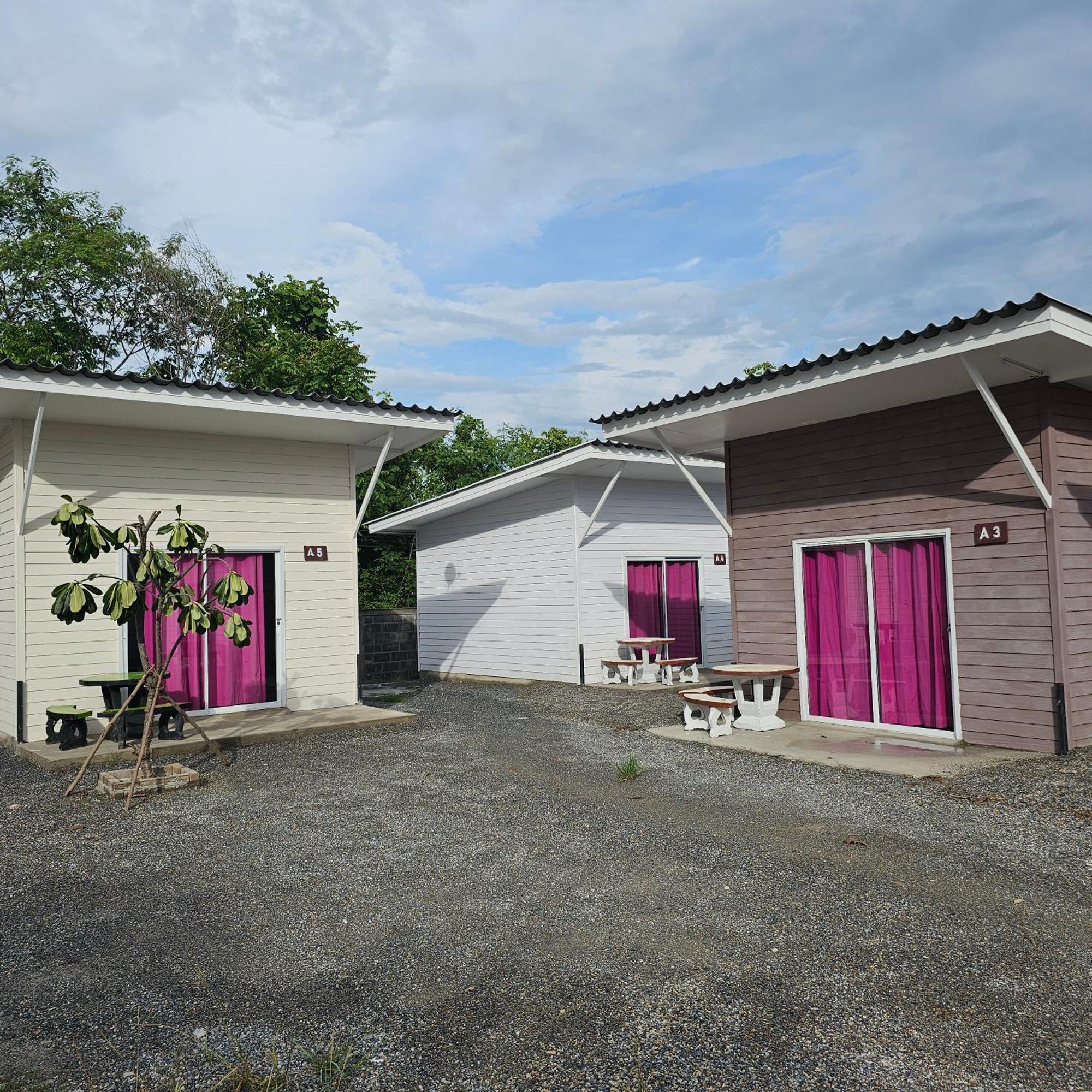 Bansuan Inthanon Resort -Classic House Chom Thong Bagian luar foto